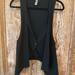 Black Sleeveless Women's Top